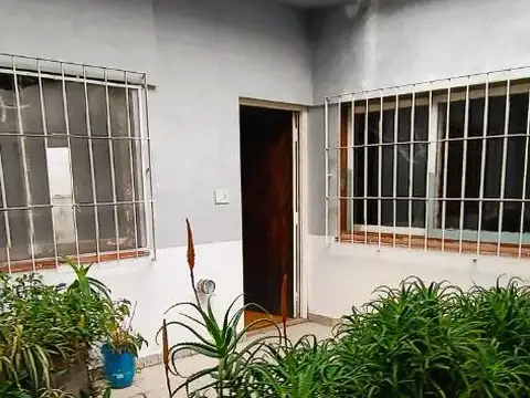 Depto Tipo Casa 2 ambientes con 1 baño
