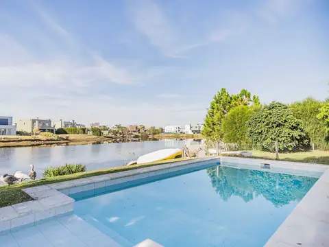 CASA UNA PLANTA VENTA EN B. SAN FRANCISCO AL AGUA