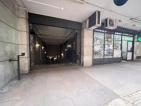 Venta de cocheras en Av. de Mayo renta/ uso propio