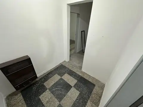 Casa en Alquiler con 2 cocheras