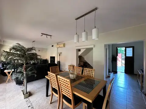 VENTA CASA 3 DORMITORIOS PISCINA FUNES