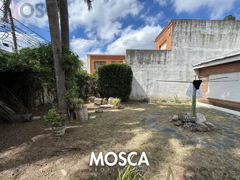 Casa en Venta con 2 cocheras