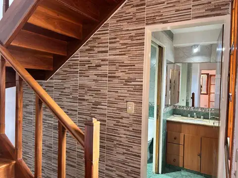 Depto Tipo Casa en Alquiler con 2 cocheras