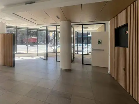 Local Corporativo en Esquina sobre Av. Caseros (Distrito Tecnológico)