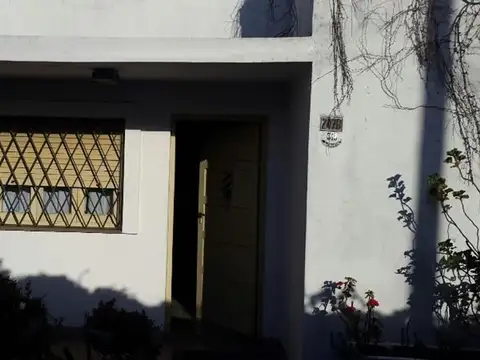 PH AL FRENTE CON JARDIN