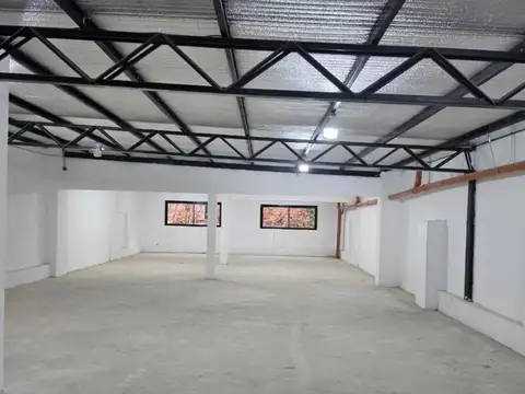 Depósito En Floresta