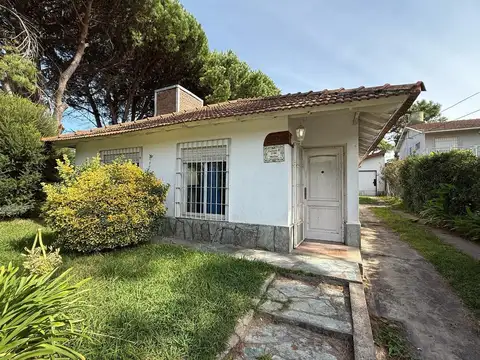 Casa 4 ambientes en venta. Zona Sur,Villa Gesell.