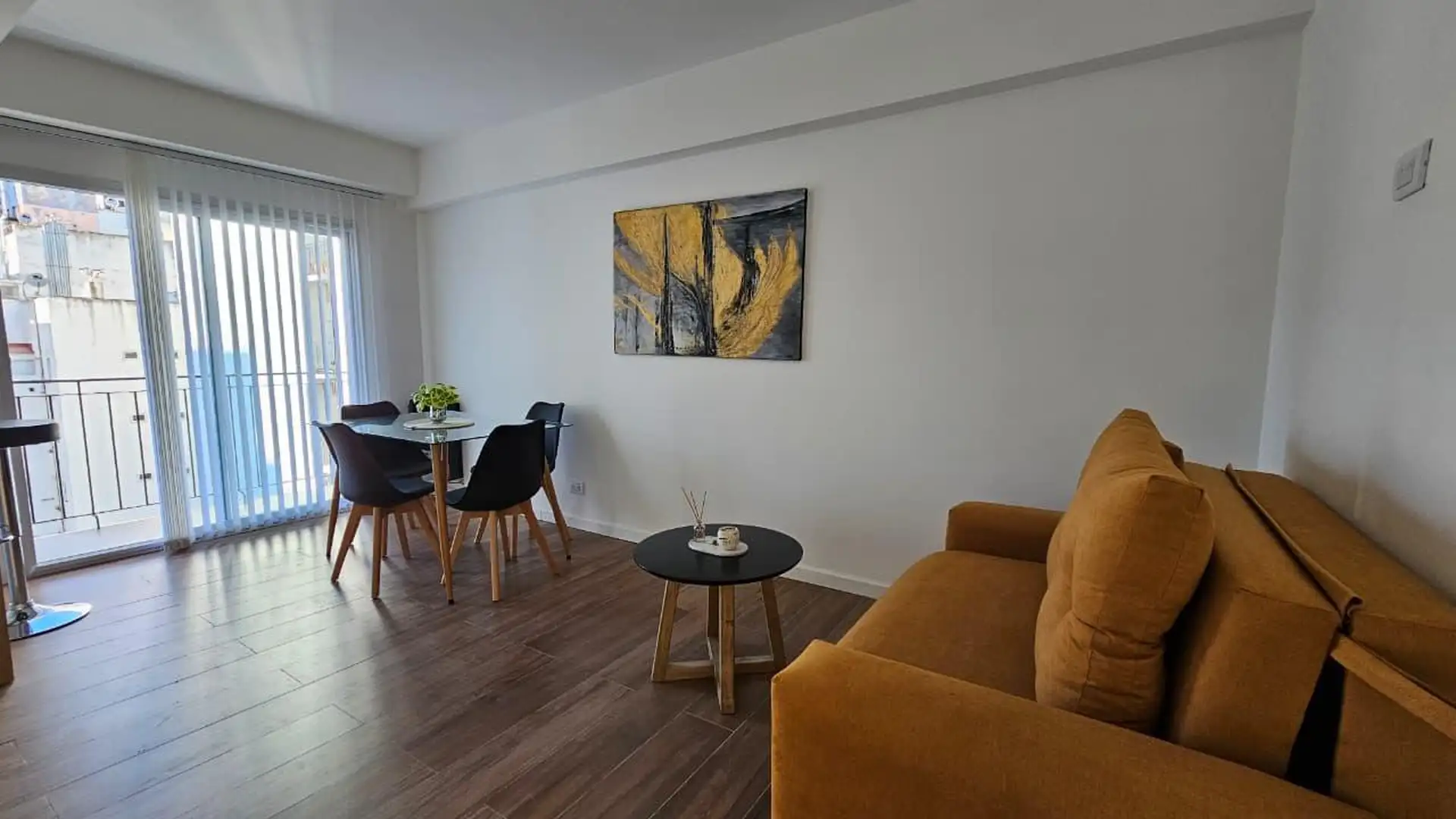 Venta de departamento - 2 ambientes - A la calle - Con balcón - Centro - Mar del Plata