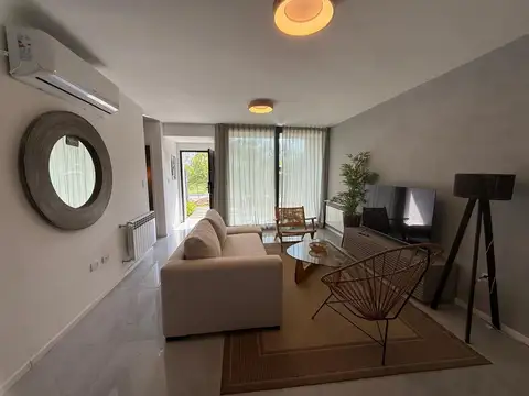 SUNNY TIGRE - UNIDAD CENTRAL A LA PILETA