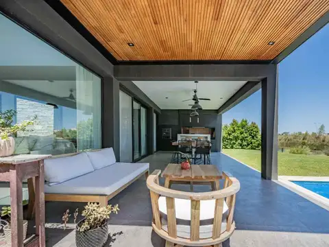 VENTA DE CASA EN COSTAS - PUERTOS DEL LAGO
