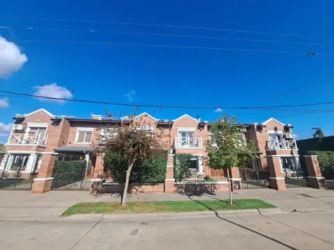 Depto Tipo Casa en Venta de 4 ambientes