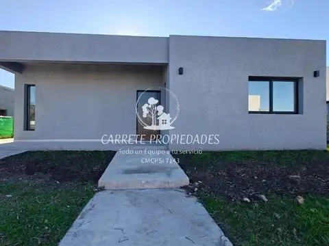 OPORTUNIDAD! Casa de 5 ambientes Moderna en Venta. Barrio Santa Lucia. Pilar 100