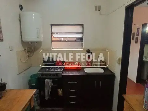Casa 2 ambientes con 1 baño