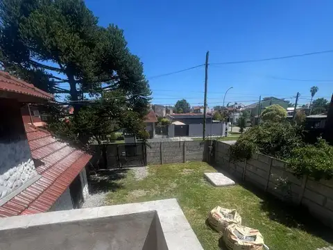 Casa 4 ambientes con 1 baño
