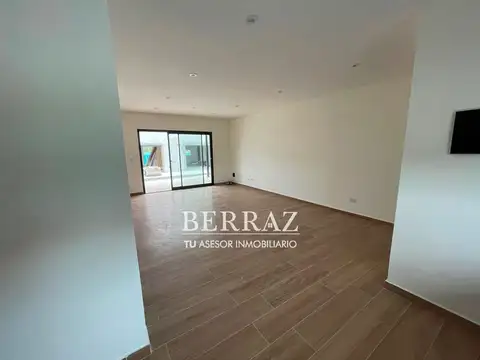 Casa 4 ambientes con 1 baño