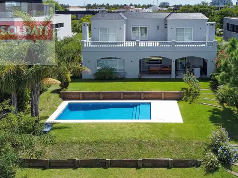Casa en VENTA al Lago Central Golf Nordelta