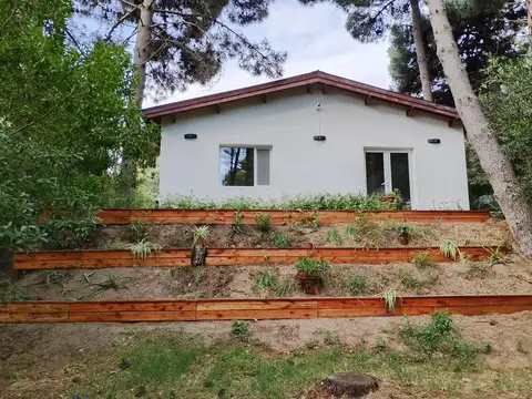 Casa en venta - 2 Dormitorios 1 Baño - Monte Hermoso