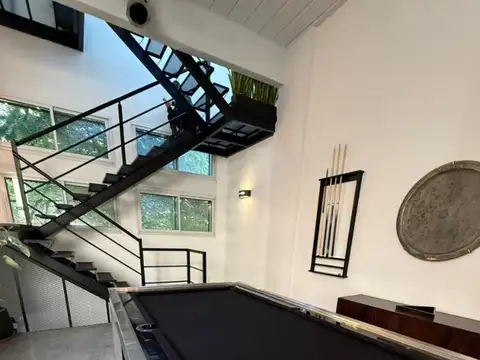 CASA en 4 PLANTAS OPORTUNIDAD