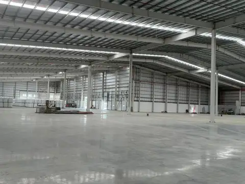 NAVE INDUSTRIAL DE 11500 m2 CUBIERTOS AAA