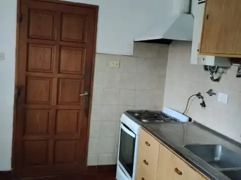 Casa 5 ambientes con 1 baño