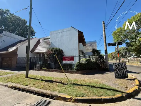 Casa en venta de 4 ambientes con cochera - Villa Ballester
