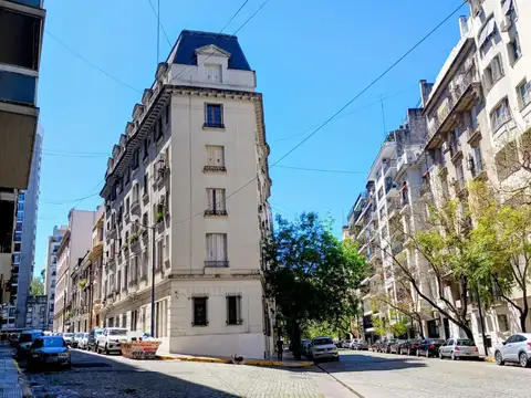 Exclusivo Semipiso Cuatro Ambientes con Cochera en la Isla