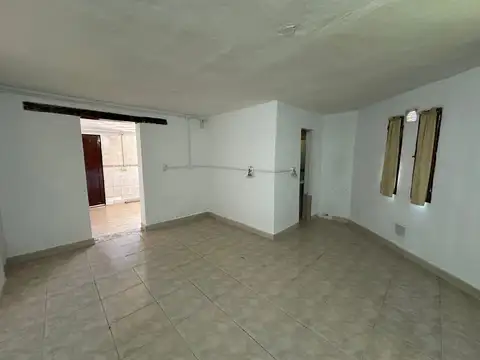 Casa 2 ambientes con 1 baño