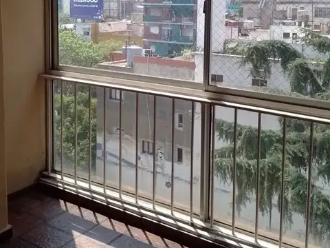 Sarandí 1300 San Cristóbal 3amb U$124.000
