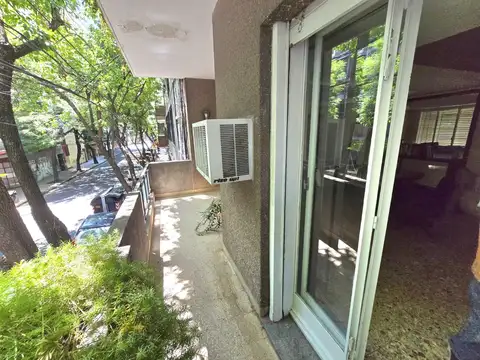 Oficina en Venta con 8 cocheras