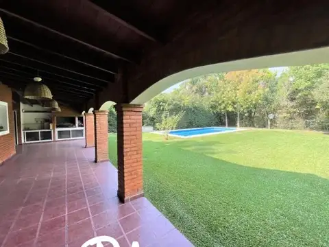 Casa en Alquiler en La Peregrina, USD 1.200