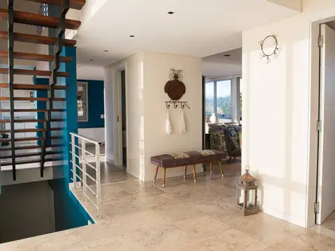 Casa 7 ambientes con 5 baños