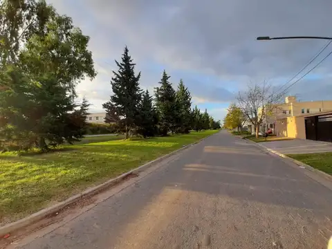 VENTA Lote 12x30  en Altos de Don Carlos II - 138 e/ 506 y 507 J. Hernández