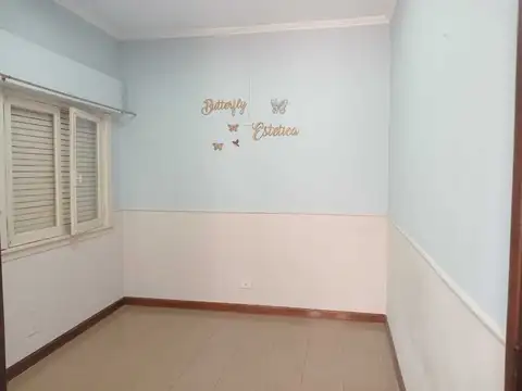 Avenida Hipolito Yrigoyen 700