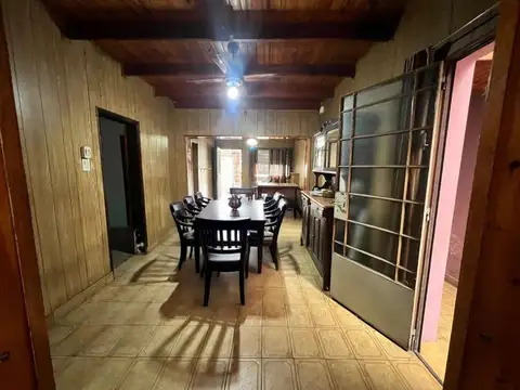 Casa 5 ambientes con 1 baño