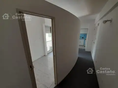 Depto. 1 Amb. Ideal Uso Comercial o Profesional, Sobre Av. Maipú