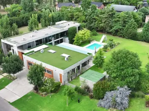 Venta. Casa moderna. 4 dormitorios - Kentucky, Funes