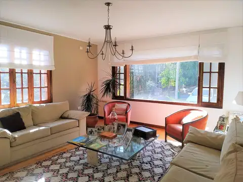 IMPONENTE CASA EN LAS DELICIAS 