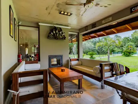 Casa 5 ambientes con 3 baños