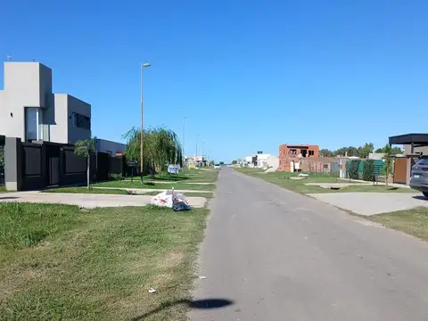 Venta de lote en esquina -Don Mateo- Funes
