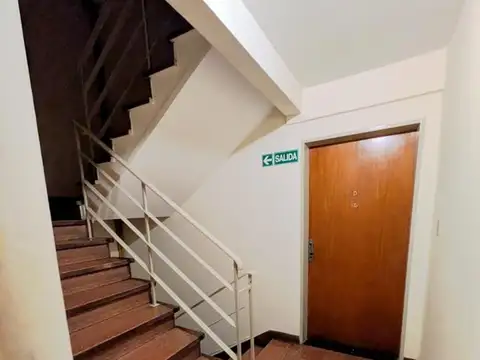 Monoambiente en venta en Palermo al frente con balcón.
