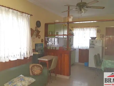 Casa 3 ambientes con 1 baño