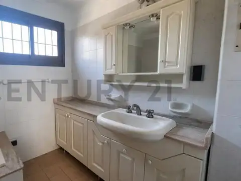 VENTA DE CASA 4 AMBIENTES