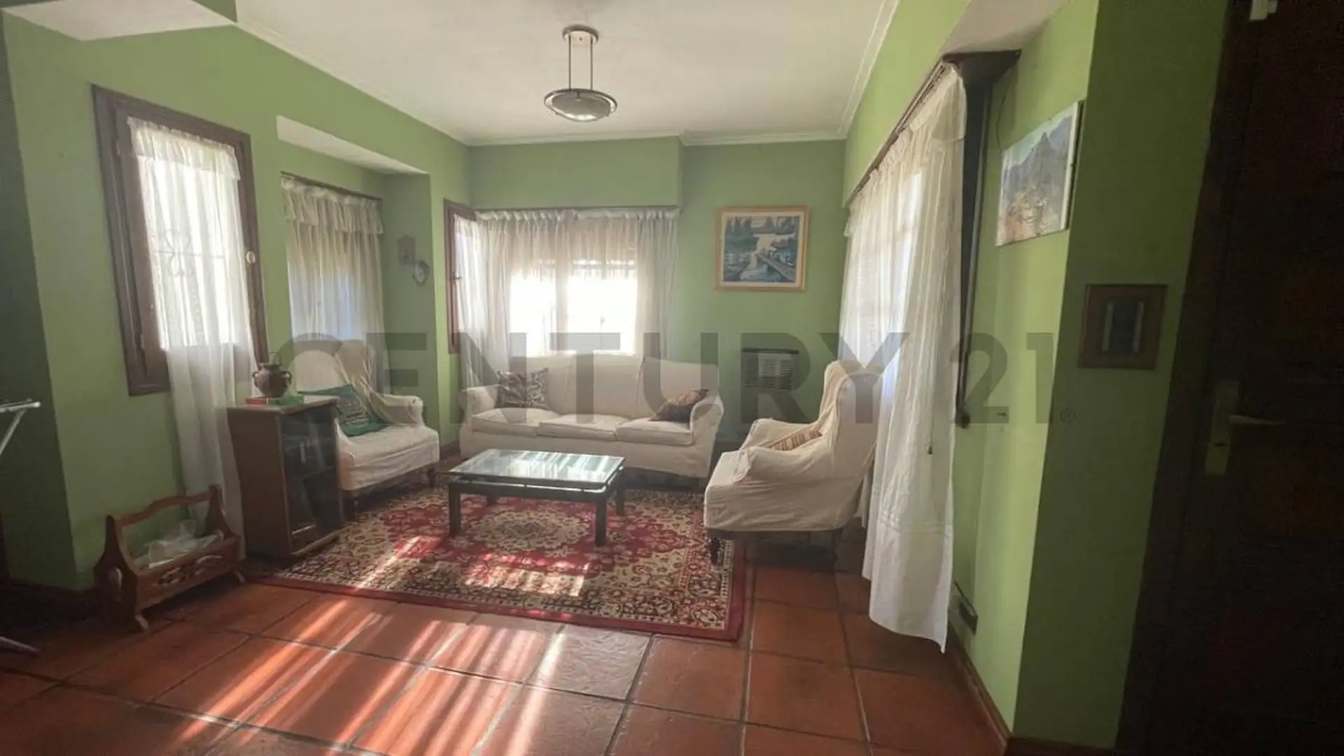 Casa 4 amb, 300m² con jardín y cochera — Las Avenidas