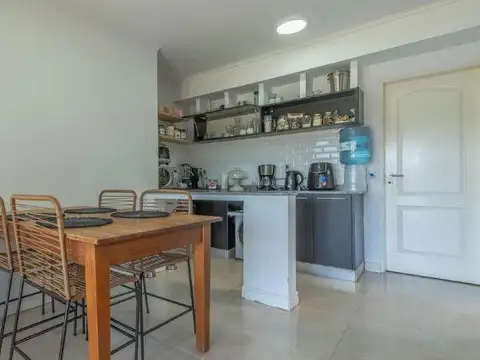 Casa 6 ambientes con 4 baños