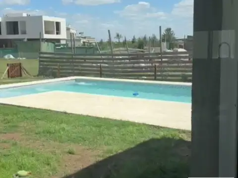 Casa 6 ambientes con 3 baños