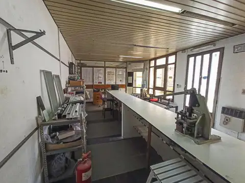 EN VENTA GALPON PARABOLICO CON OFICINAS SOBRE BV OROÑO