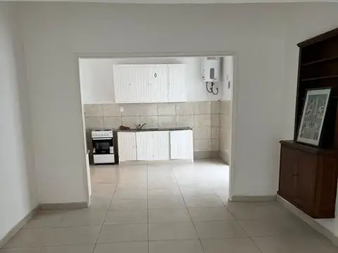 Depto Tipo Casa en Alquiler en Remedios de Escalada, $ 530.000