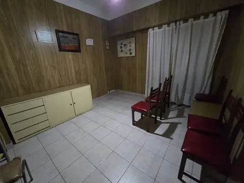 Avenida Hipólito Yrigoyen 4400, Piso 1