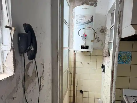 3 ambientes Fte. 2 piso por Escalera P. Goyena y Miro