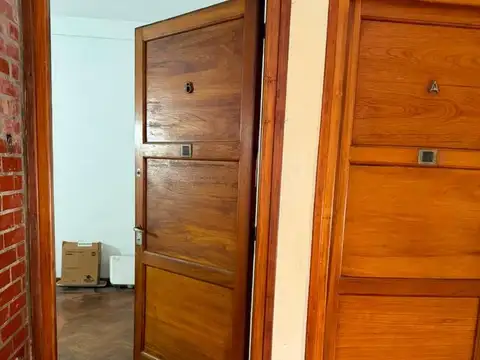 3 ambientes Fte. 2 piso por Escalera P. Goyena y Miro